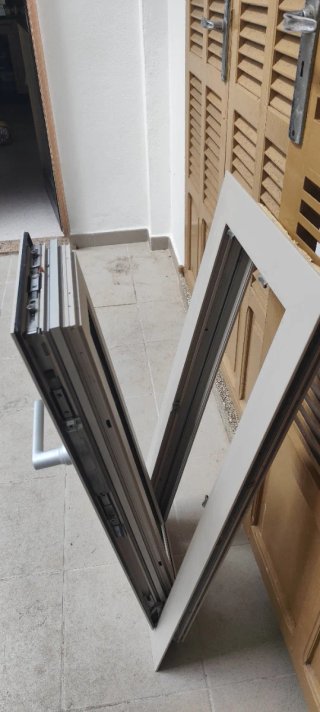 Ventana aluminio con cristal