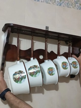 Conjunto cazos antiguos franceses con estante