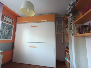 Dormitorio juvenil con litera abatible