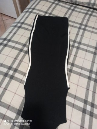 Tubino nero e bianco elasticizzato