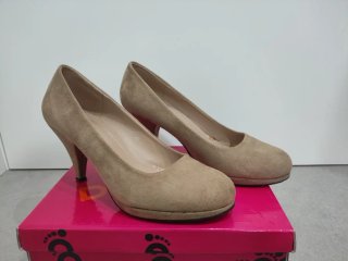 Zapatos de tacón beige