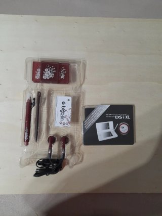 Oferta.NUEVO. Accesorios Nintendo DSi XL