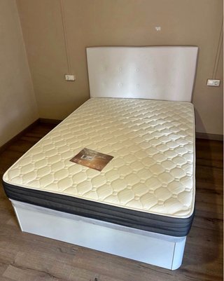 Canapé y Colchón Madera y