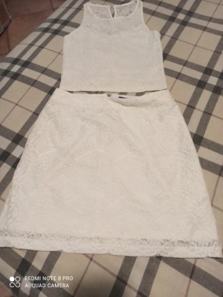 Completo minigonna e top pizzo ricamato