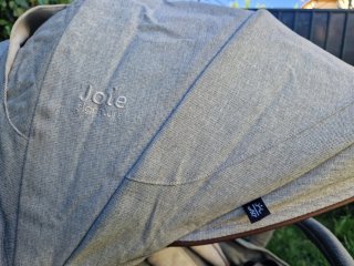 Silla de paseo gris con capota