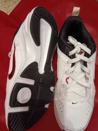 Zapatillas Nike Talla 42 Blancas y Rojas