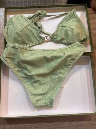 Bikini Gucci verde nuevo