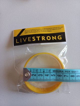 Braccialetto Livestrong originale 2004