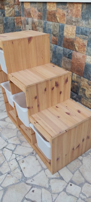Juguetero de madera con cajones