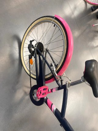 Bicicleta infantil Btwin rosa y azul