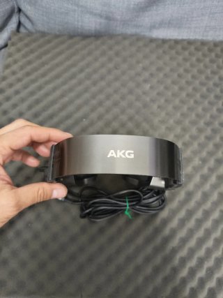 Auriculares AKG K550 Negro y Dorado