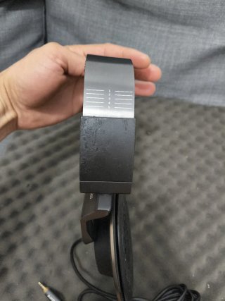 Auriculares AKG K550 Negro y Dorado