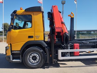 Volvo FM 420-CAMIONES GANCHO CON GRUA