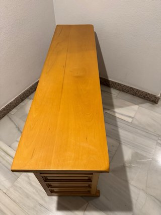 Mueble de madera rústico