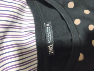 Camiseta Zara Topitos Negra y Beige Talla M