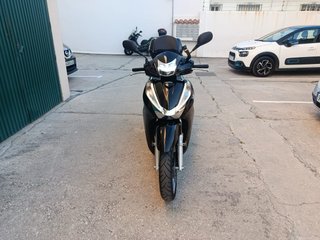 Honda SH300i Negra - Moto Scooter Automática