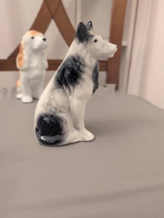 Figuras de perros de cerámica