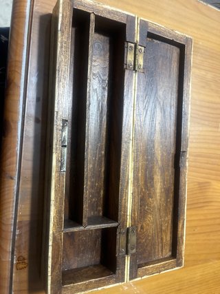 Caja de madera con taracea artesanal
