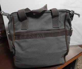 Borsa Diesel verde oliva con rifiniture marroni