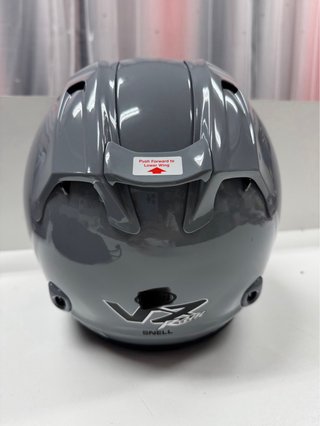 Casco de moto gris