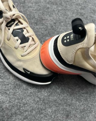 Zapatilla Nike Air Max Dia SE Beige/Naranja