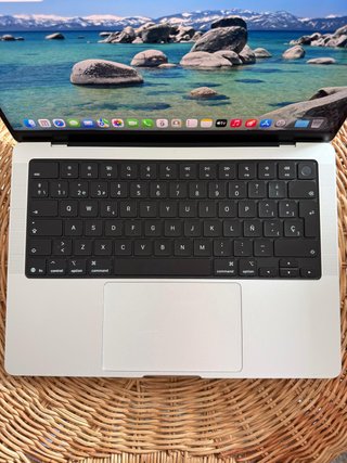 MACBOOK PRO M5 NUEVO + APPLE CARE 3 AÑOS