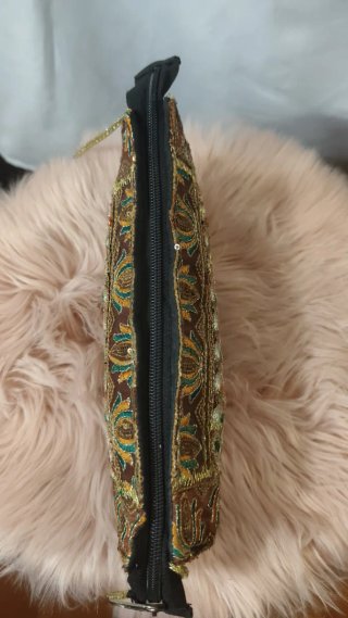 Bolso étnico bordado con cadena