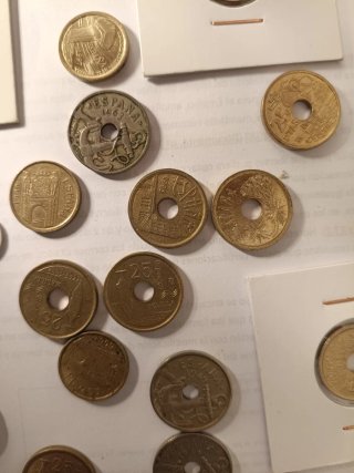 Lote monedas 25 pesetas con agujero