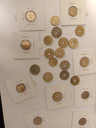Lote monedas 25 pesetas con agujero
