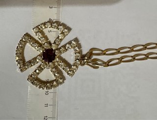 Collana vintage con ciondolo strass