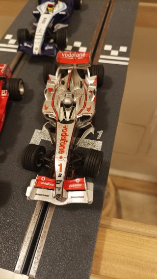 Envío 3 Coches F1 Scalextric Digital System