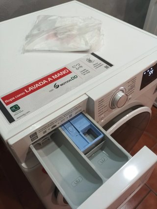 Lavadora Secadora LG 8kg/5kg bombo malo