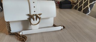 Borsa Pinko bianca con dettagli oro