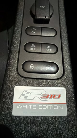 SEAT Leon cupra R310 white edition