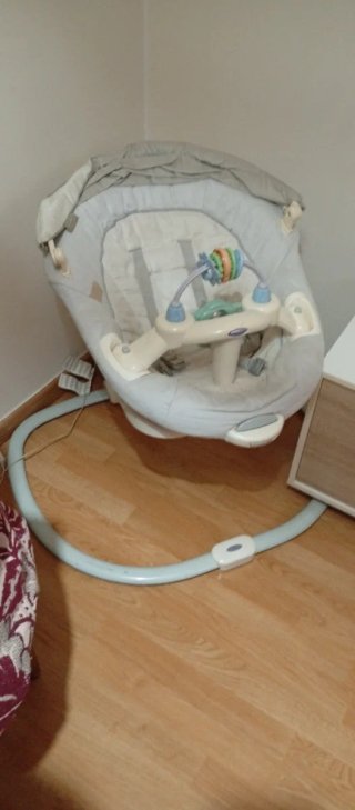 Mecedora eléctrica para bebés Graco