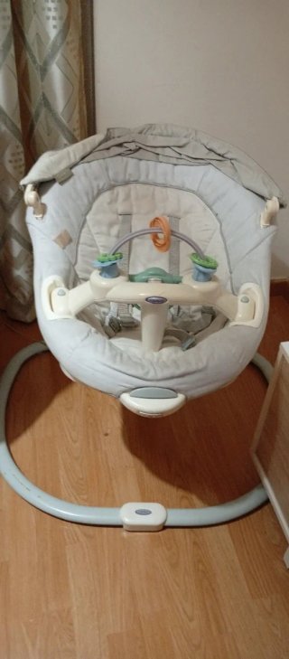 Mecedora eléctrica para bebés Graco