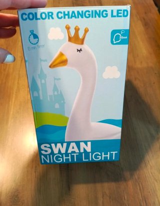 Lámpara Cisne LED Cambia Color Corona Dorada