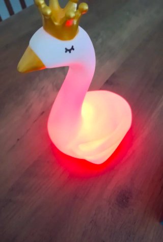 Lámpara Cisne LED Cambia Color Corona Dorada