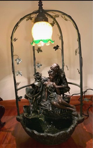 fuente de agua eléctrica con luz integrada