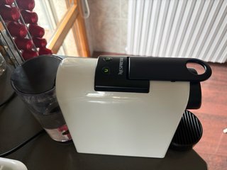 Cafetera Nespresso Essenza Mini Blanca