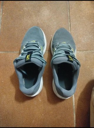 Zapatillas Nike Running Gris y Blanco