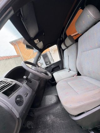 Volkswagen Transporter T5 2004