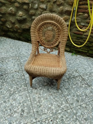 Seis sillas de mimbre para terraza