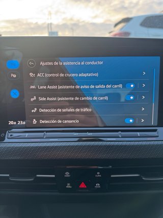 VW Golf R-Line 1.5 eTSi 150cv automatico