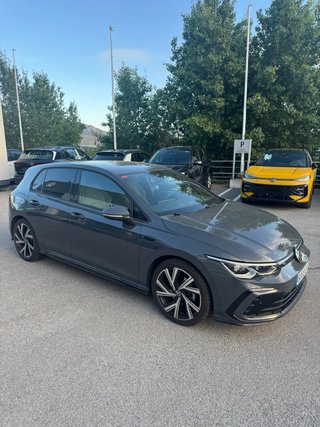 VW Golf R-Line 1.5 eTSi 150cv automatico