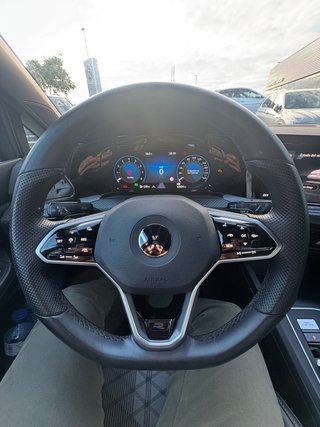 VW Golf R-Line 1.5 eTSi 150cv automatico