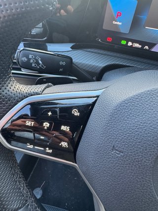 VW Golf R-Line 1.5 eTSi 150cv automatico