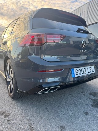 VW Golf R-Line 1.5 eTSi 150cv automatico