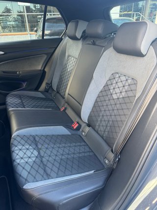 VW Golf R-Line 1.5 eTSi 150cv automatico