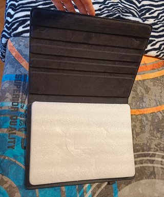 Funda tablet negra nueva